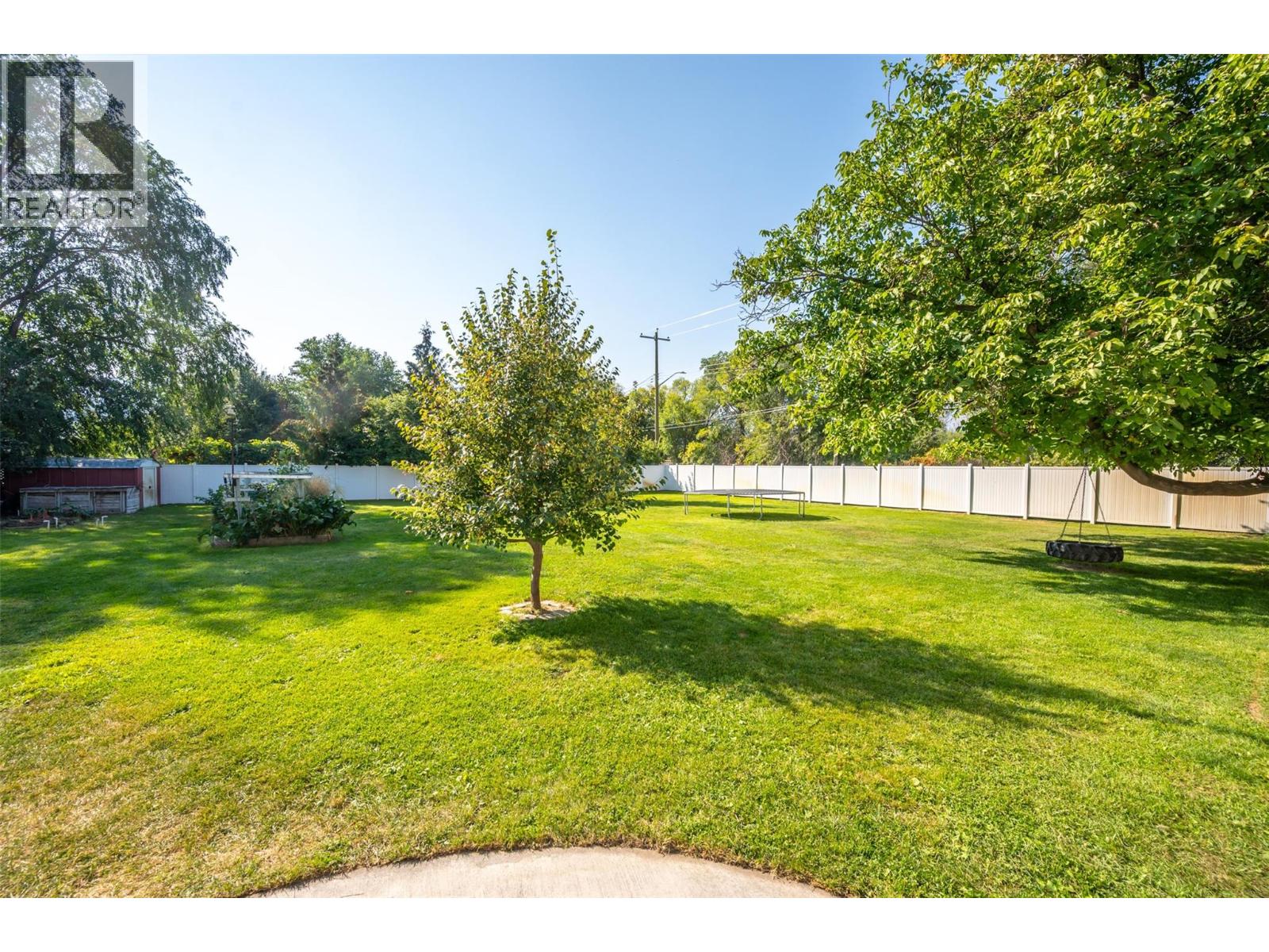 5747 Sawmill Road, Oliver