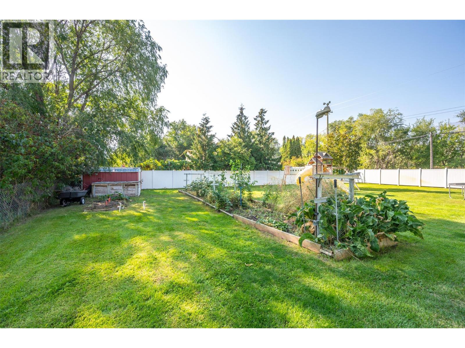 5747 Sawmill Road, Oliver