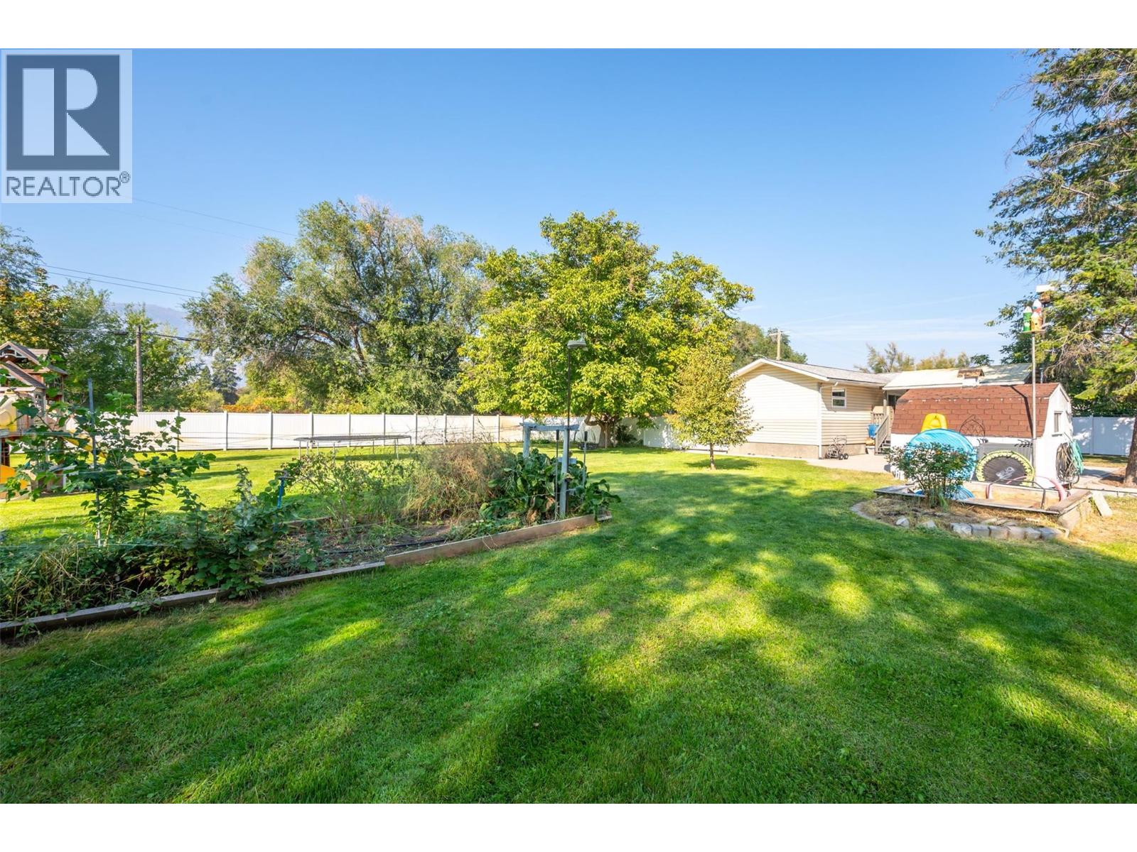 5747 Sawmill Road, Oliver