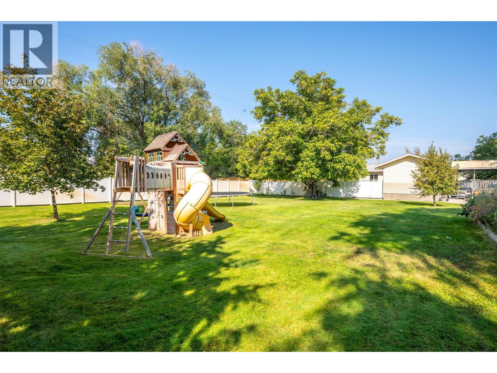 5747 Sawmill Road, Oliver