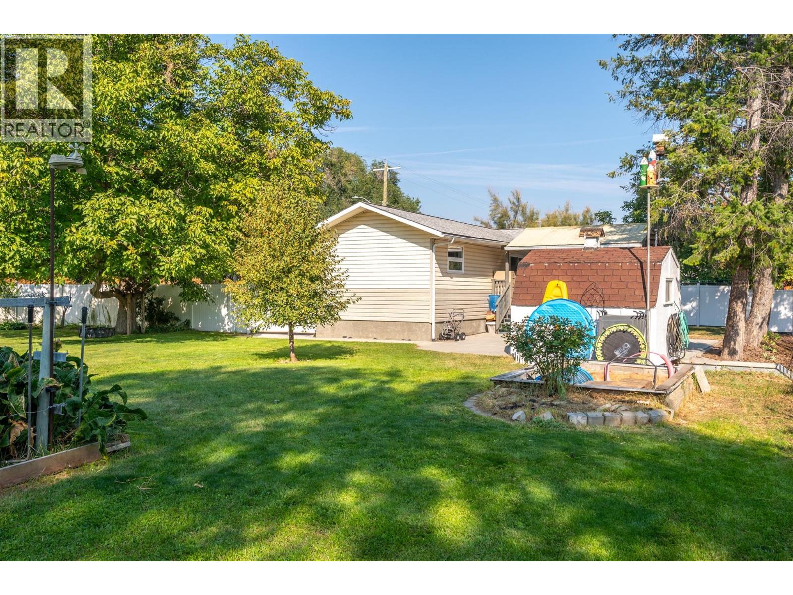 5747 Sawmill Road, Oliver