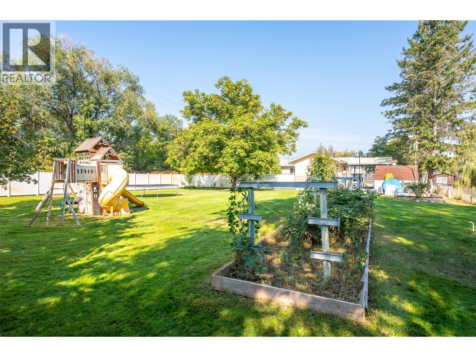 5747 Sawmill Road, Oliver