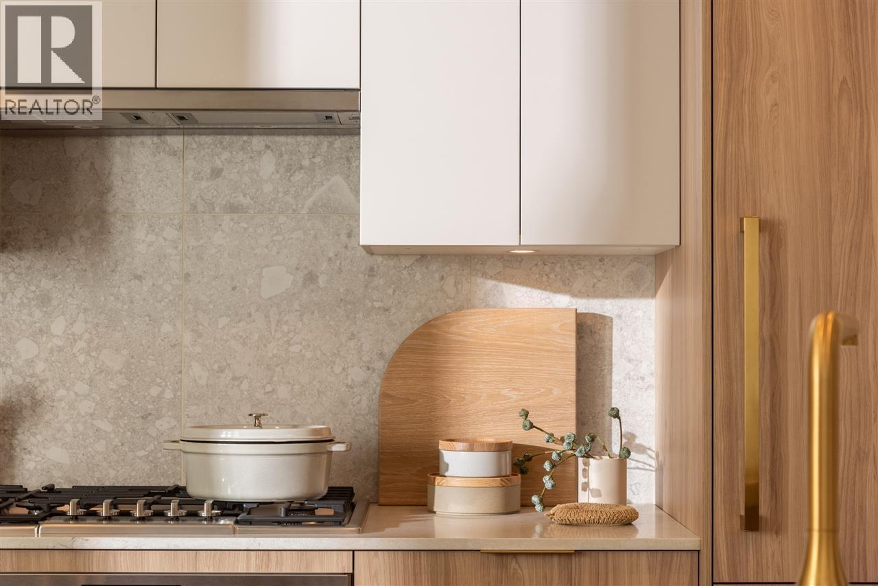 606 2375 EMERY COURT, North Vancouver