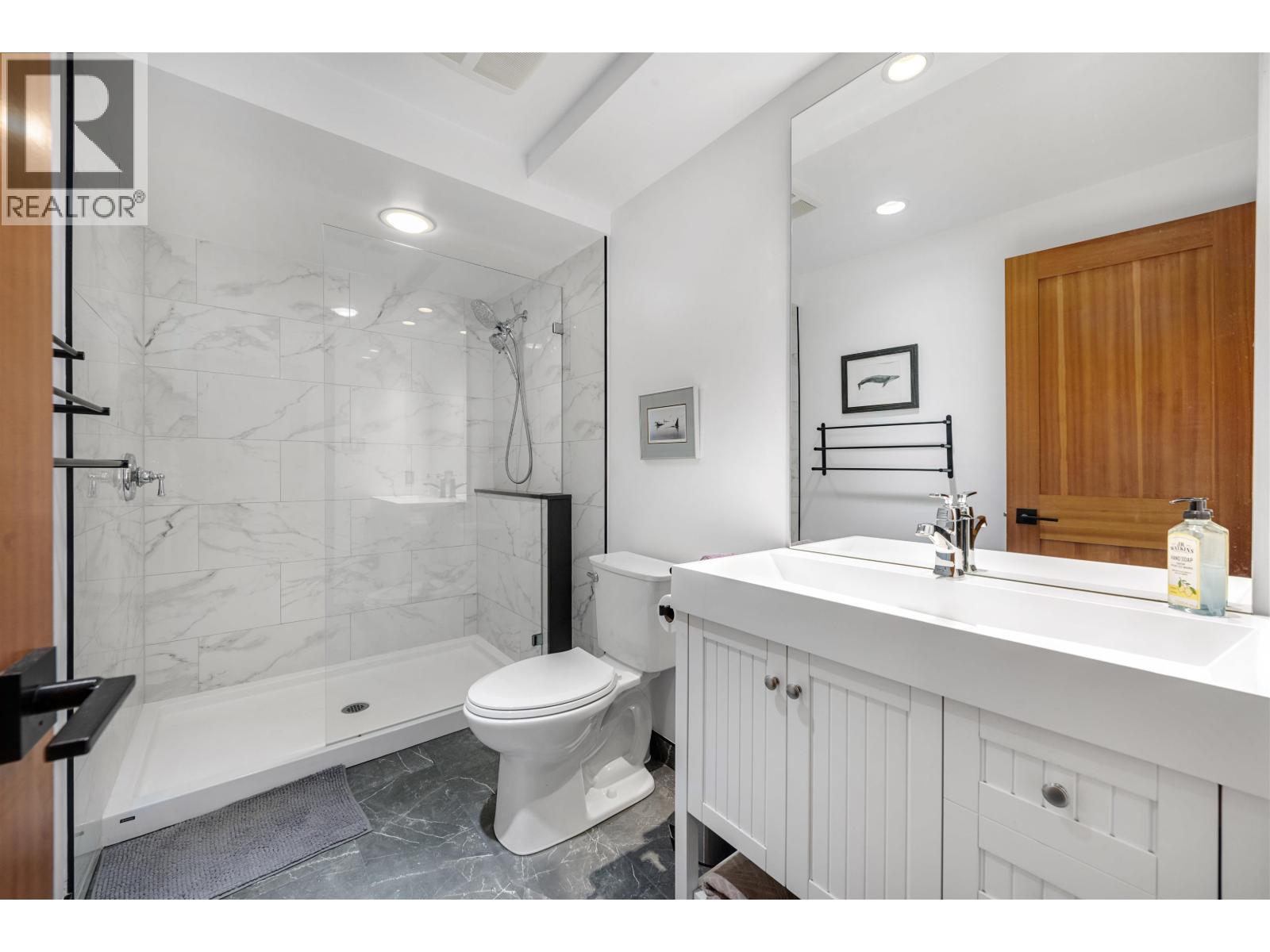 41540 COTTONWOOD ROAD, Squamish