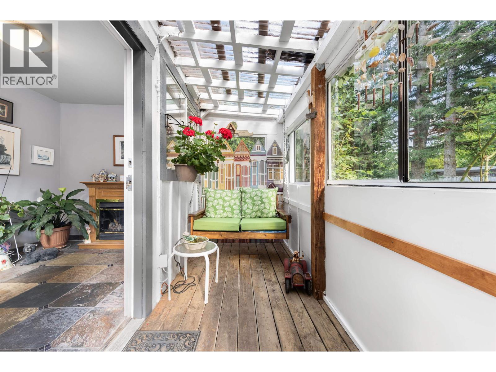 41540 COTTONWOOD ROAD, Squamish