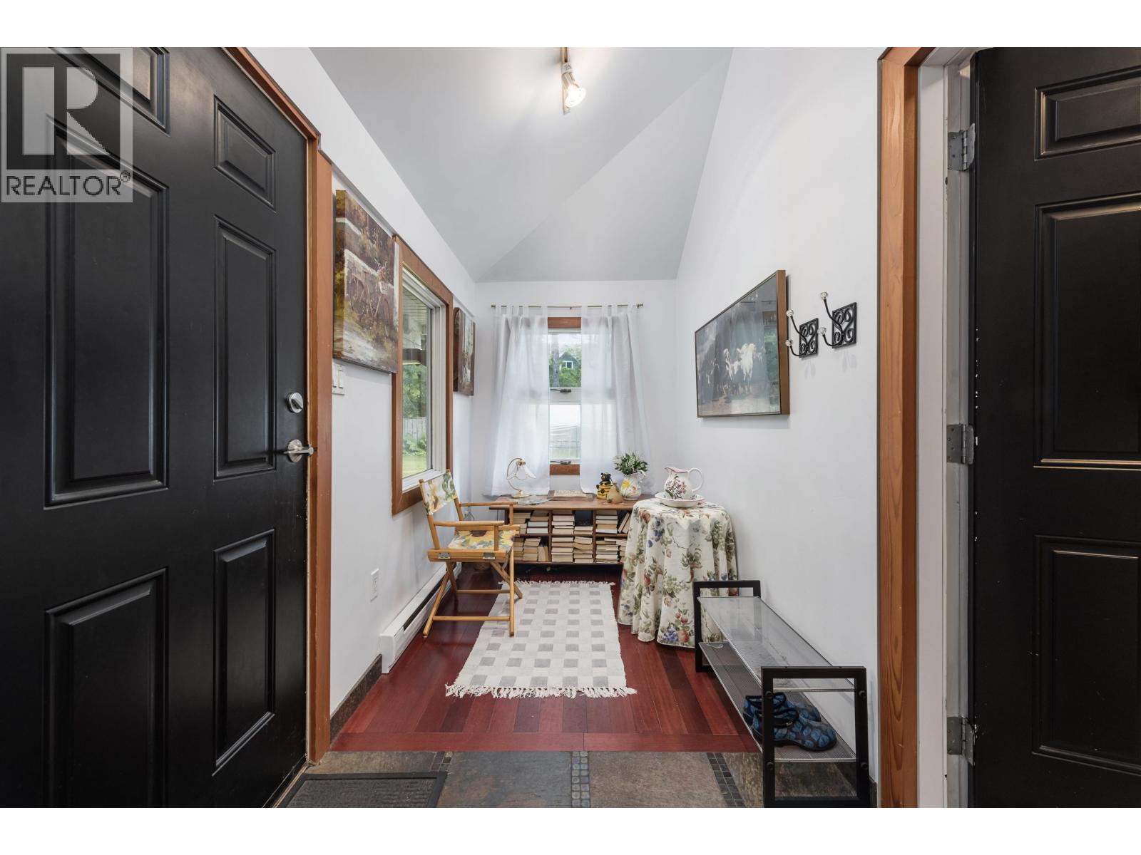 41540 COTTONWOOD ROAD, Squamish