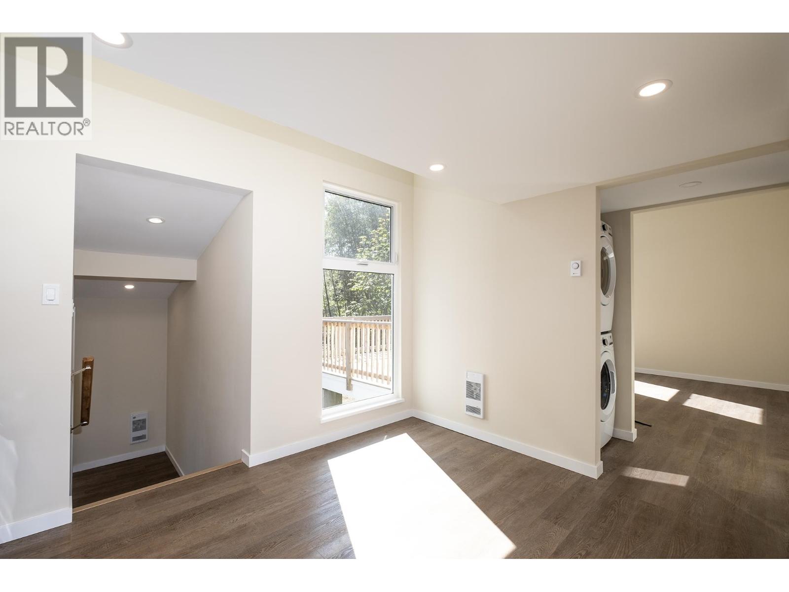 5977 SHOAL WAY, Sechelt