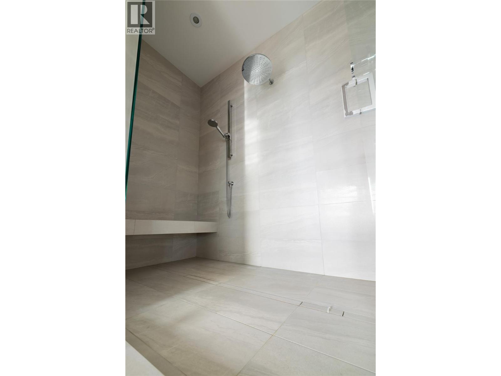  3301 Vineyard View Drive, West Kelowna