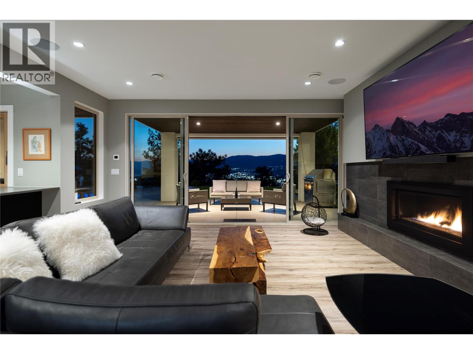  3301 Vineyard View Drive, West Kelowna