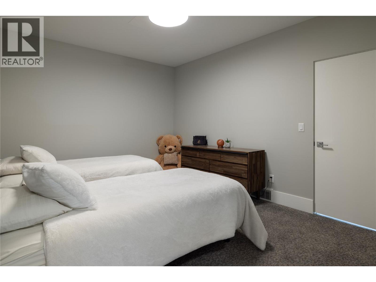  3301 Vineyard View Drive, West Kelowna