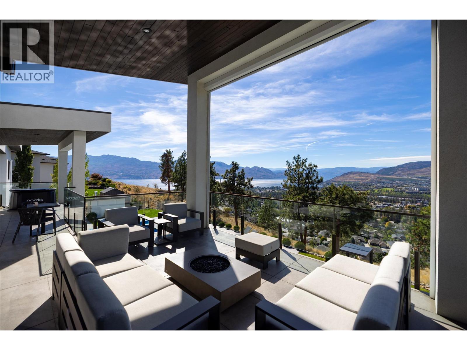  3301 Vineyard View Drive, West Kelowna