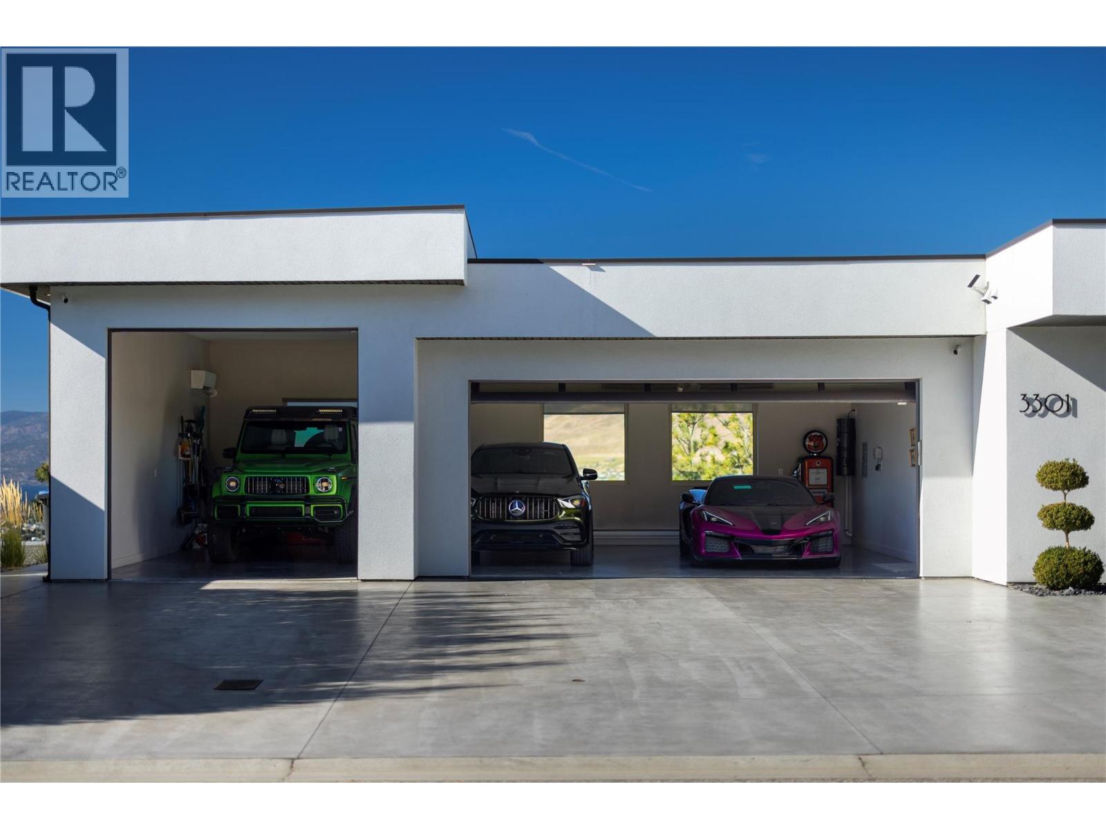  3301 Vineyard View Drive, West Kelowna