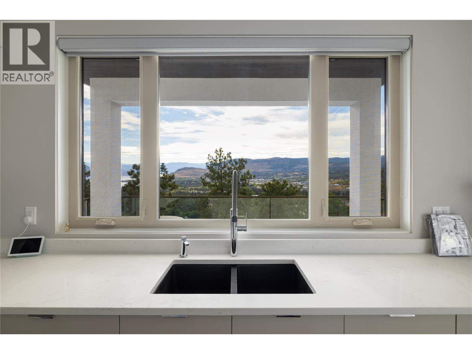  3301 Vineyard View Drive, West Kelowna