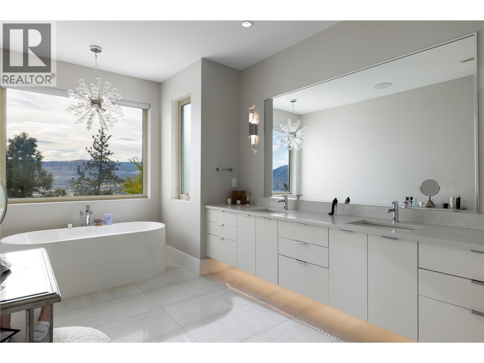  3301 Vineyard View Drive, West Kelowna