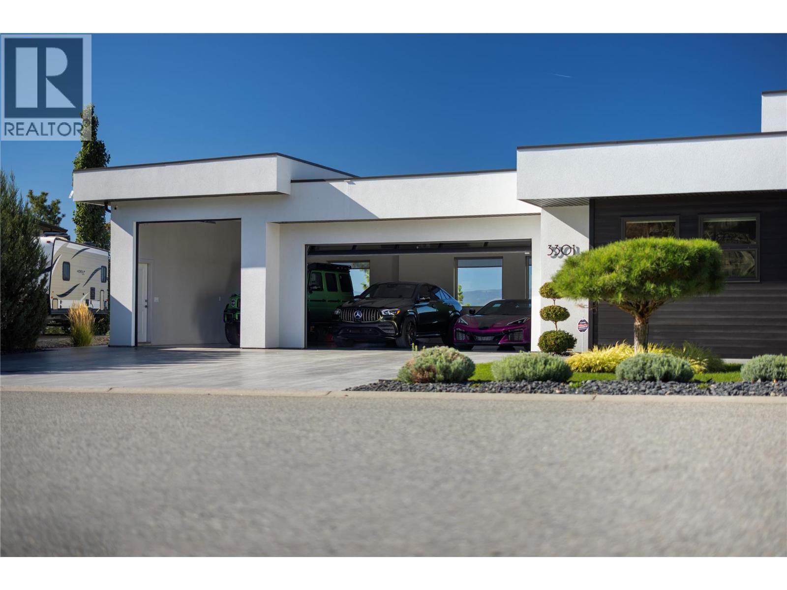  3301 Vineyard View Drive, West Kelowna
