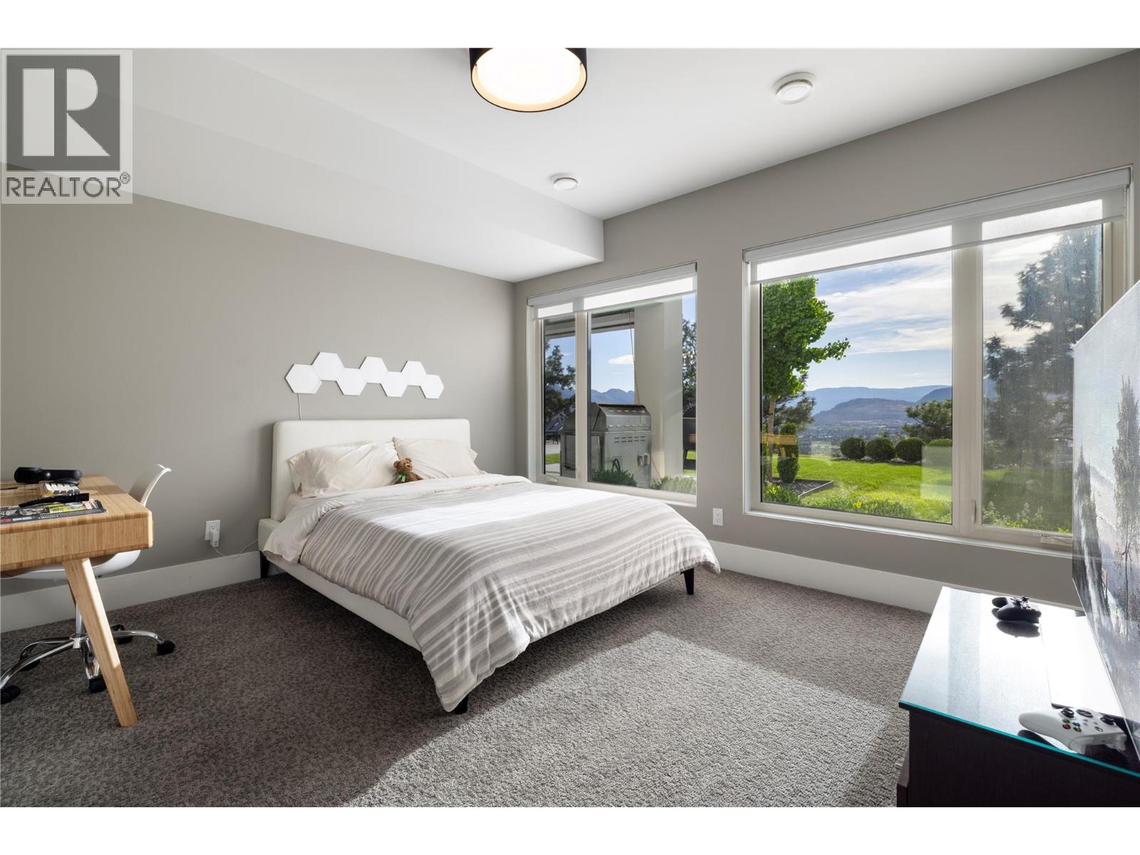  3301 Vineyard View Drive, West Kelowna