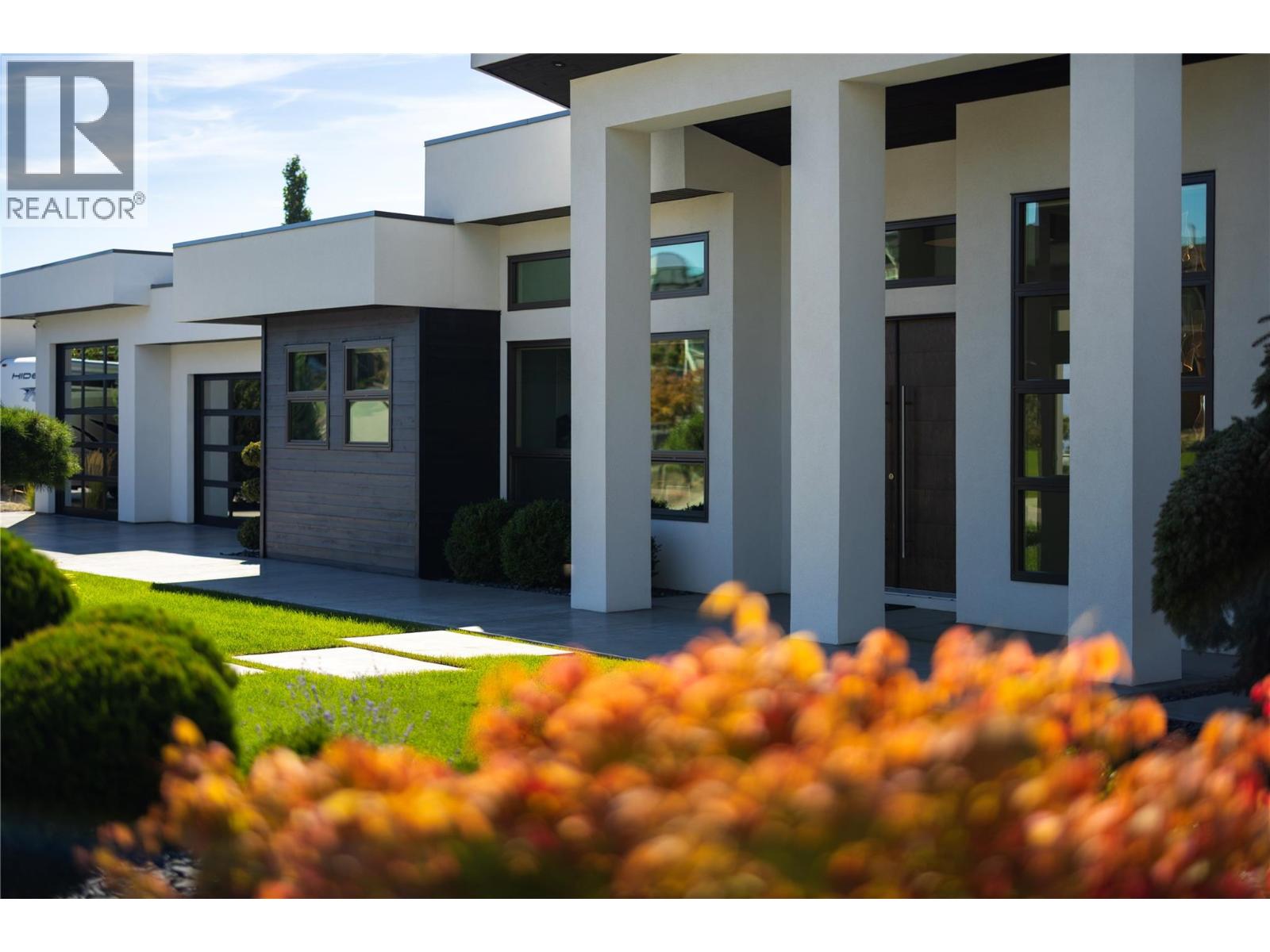  3301 Vineyard View Drive, West Kelowna