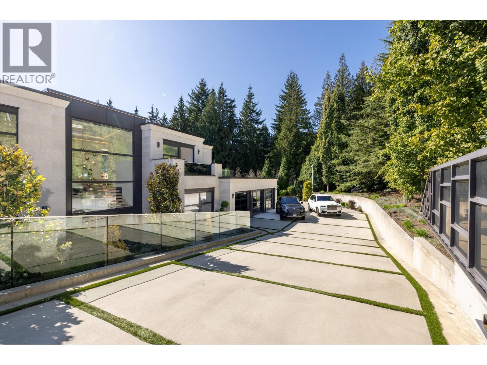 1050 KING GEORGES WAY, West Vancouver