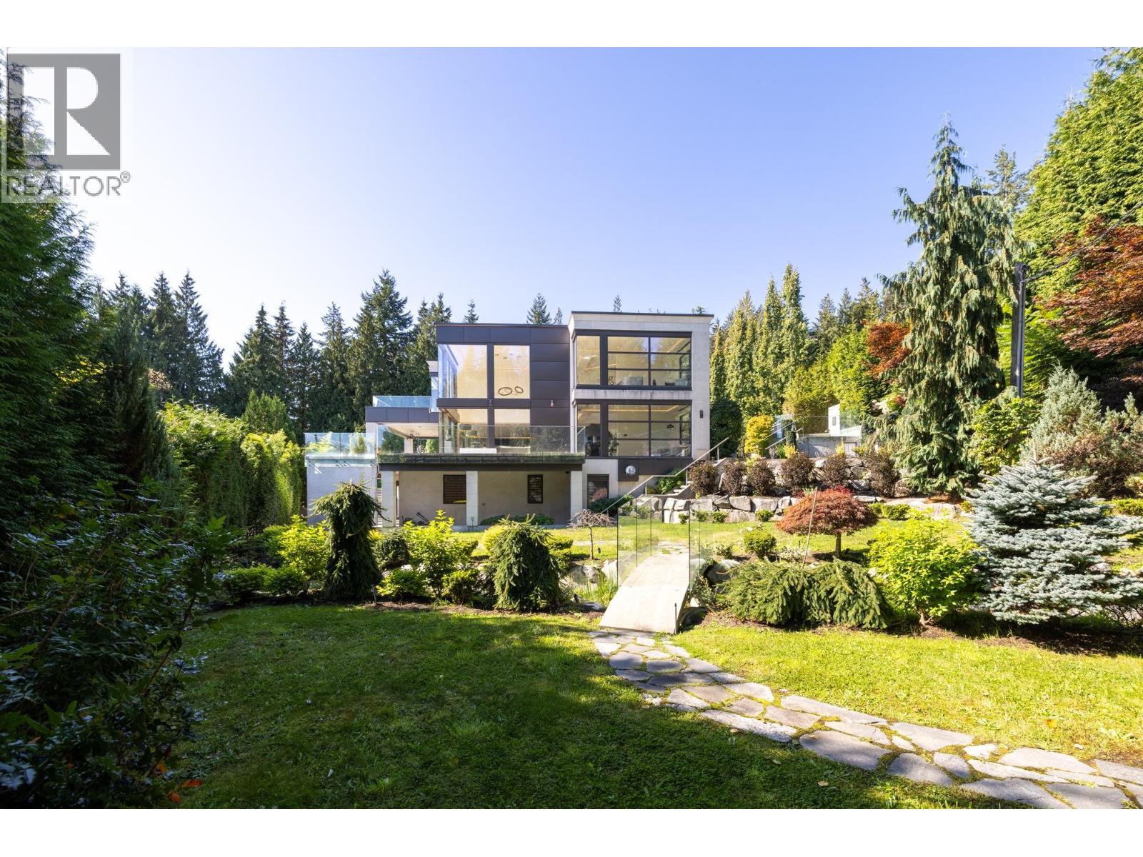 1050 KING GEORGES WAY, West Vancouver