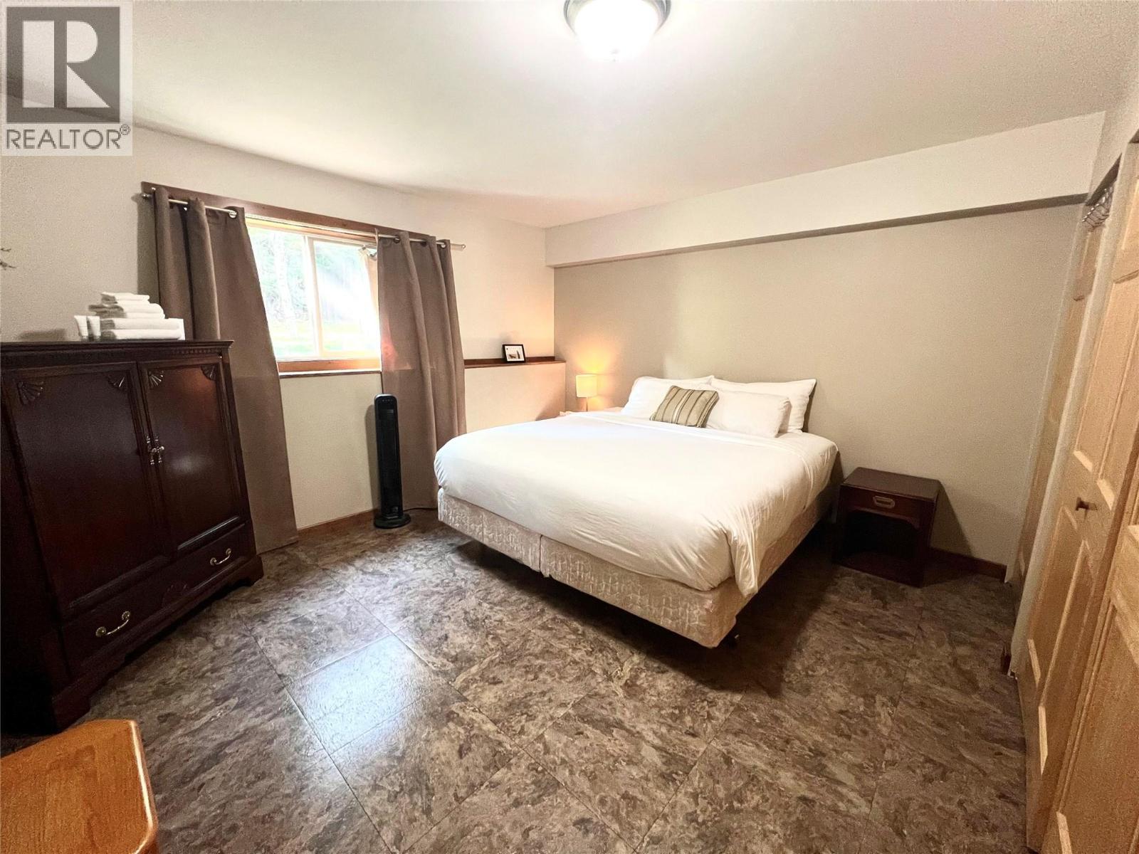 147 WEST LAKE Drive, Christina Lake
