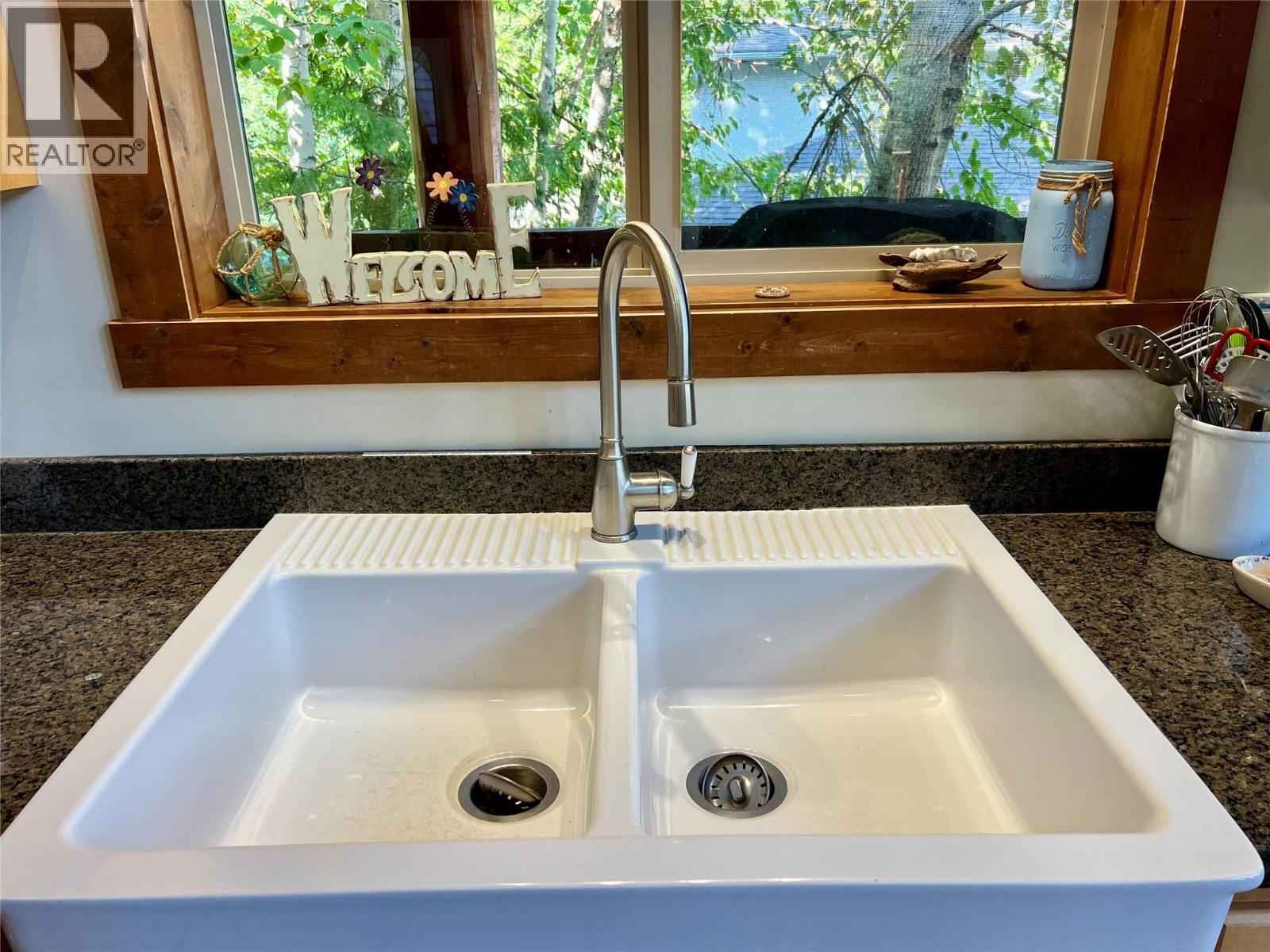 147 WEST LAKE Drive, Christina Lake