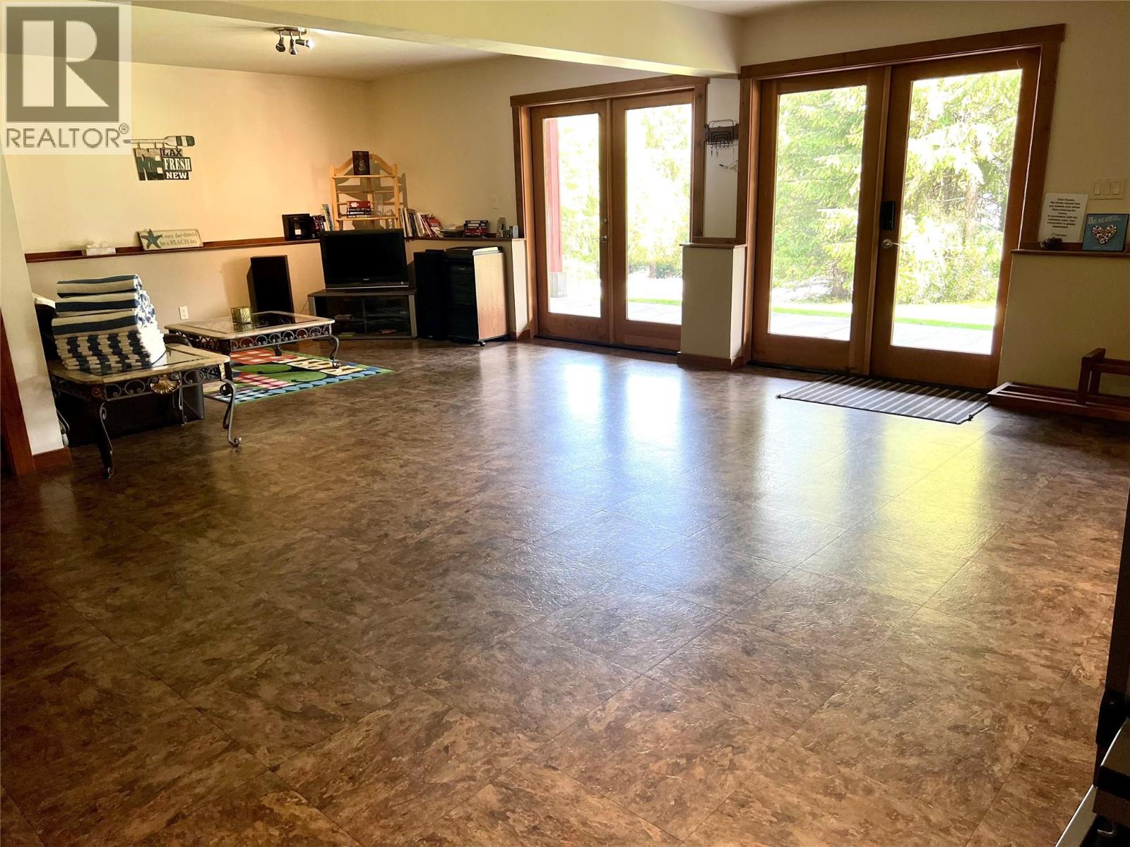 147 WEST LAKE Drive, Christina Lake