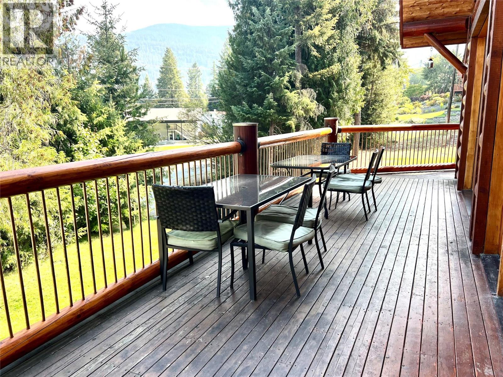 147 WEST LAKE Drive, Christina Lake