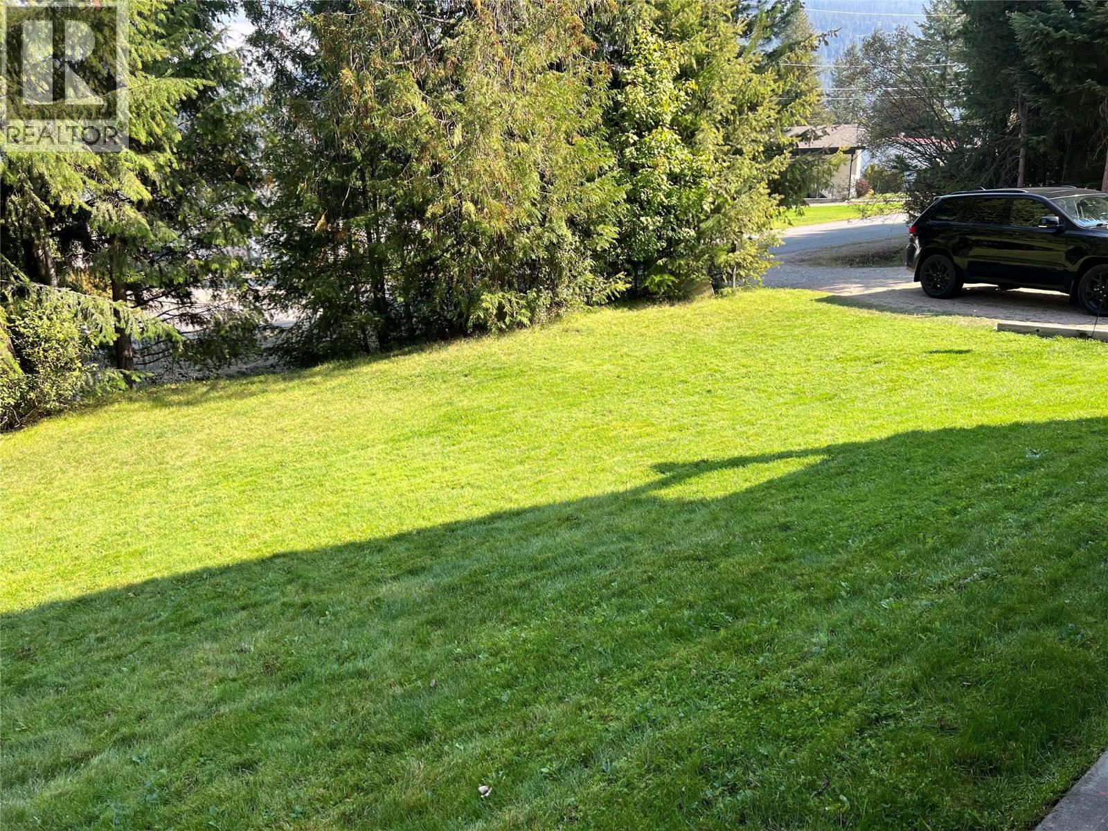 147 WEST LAKE Drive, Christina Lake