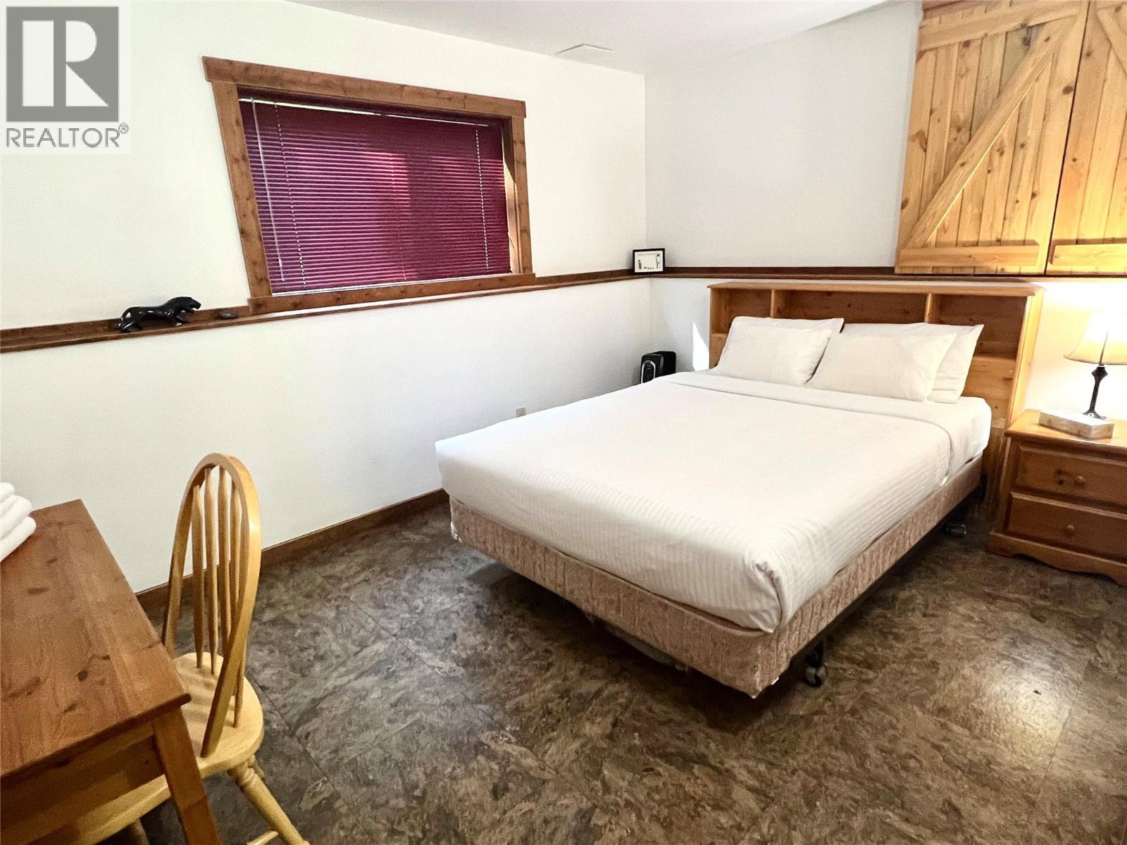 147 WEST LAKE Drive, Christina Lake