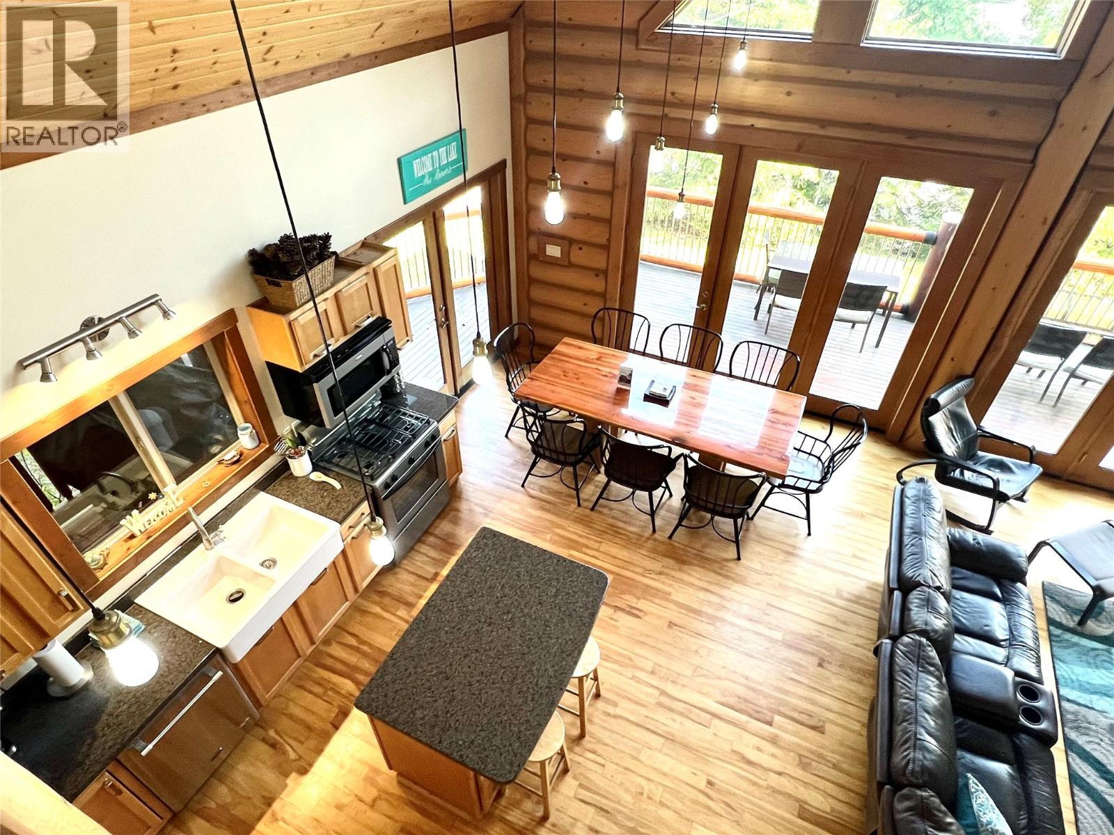 147 WEST LAKE Drive, Christina Lake