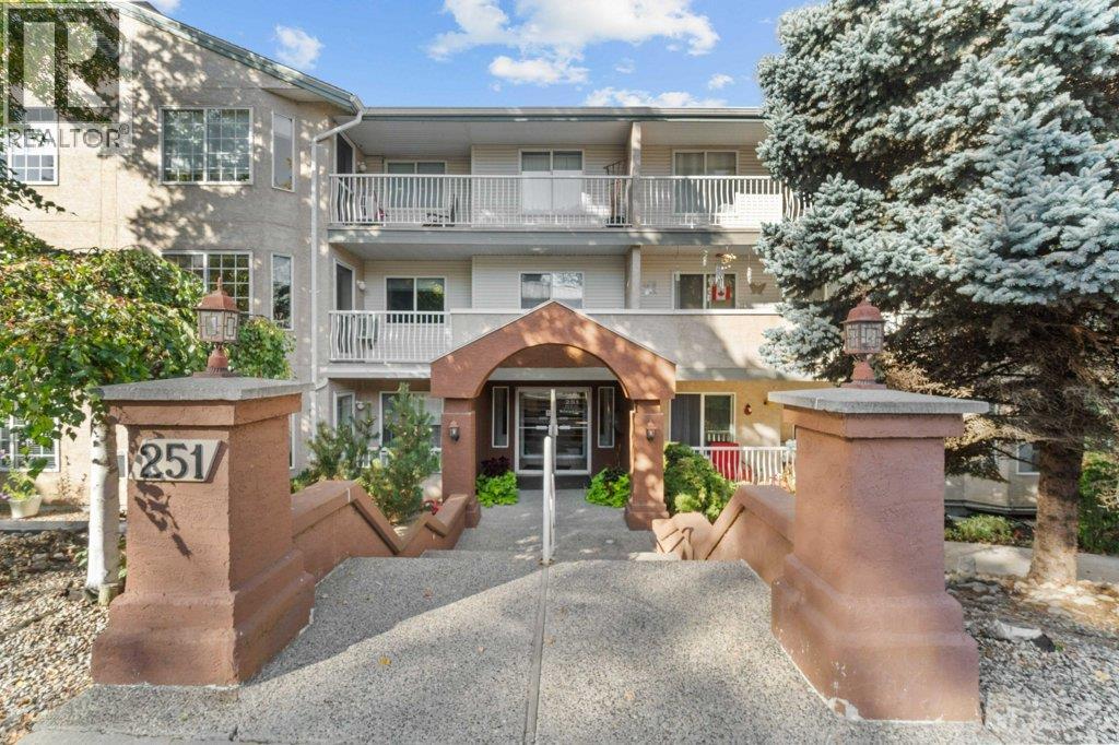 104 251 6 Street Southeast, Salmon Arm