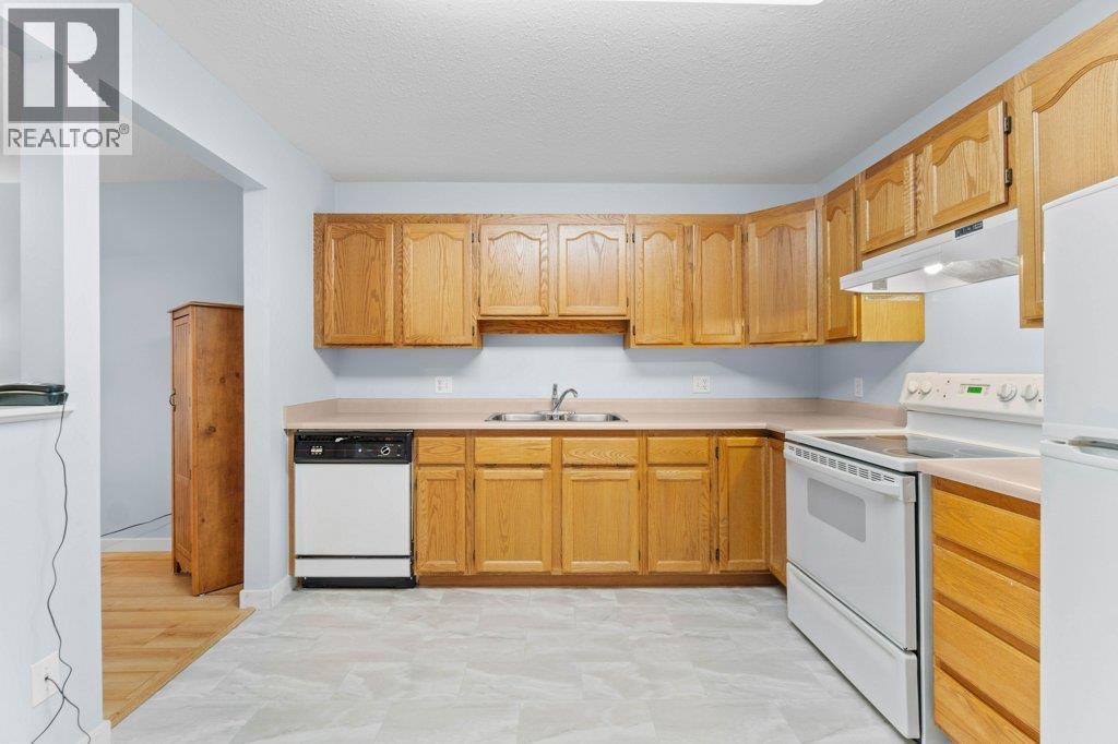 104 251 6 Street Southeast, Salmon Arm