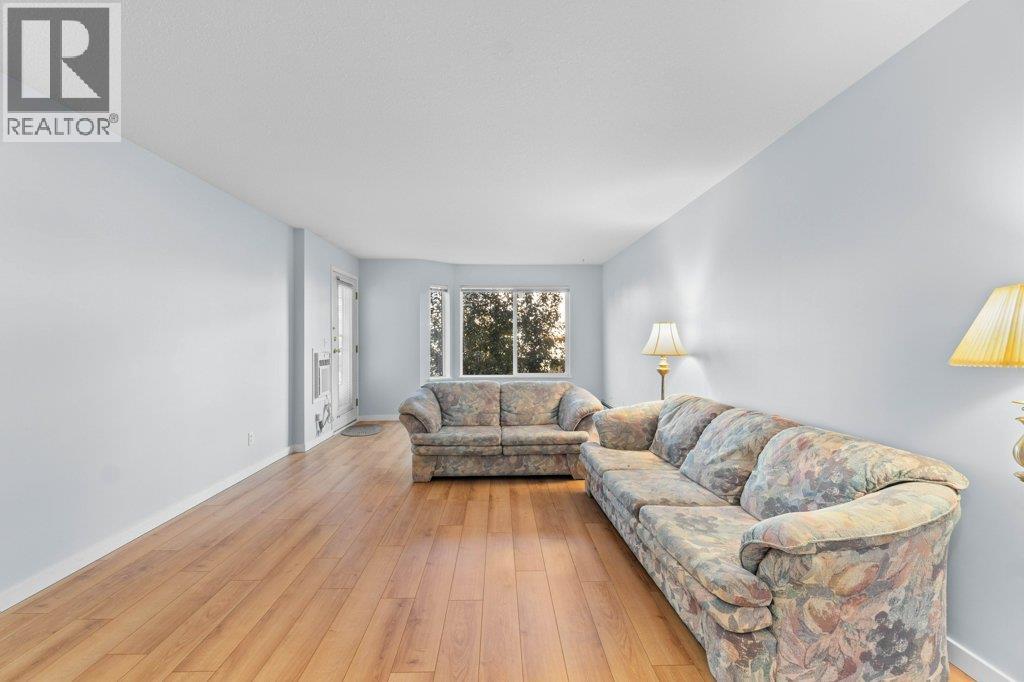 104 251 6 Street Southeast, Salmon Arm