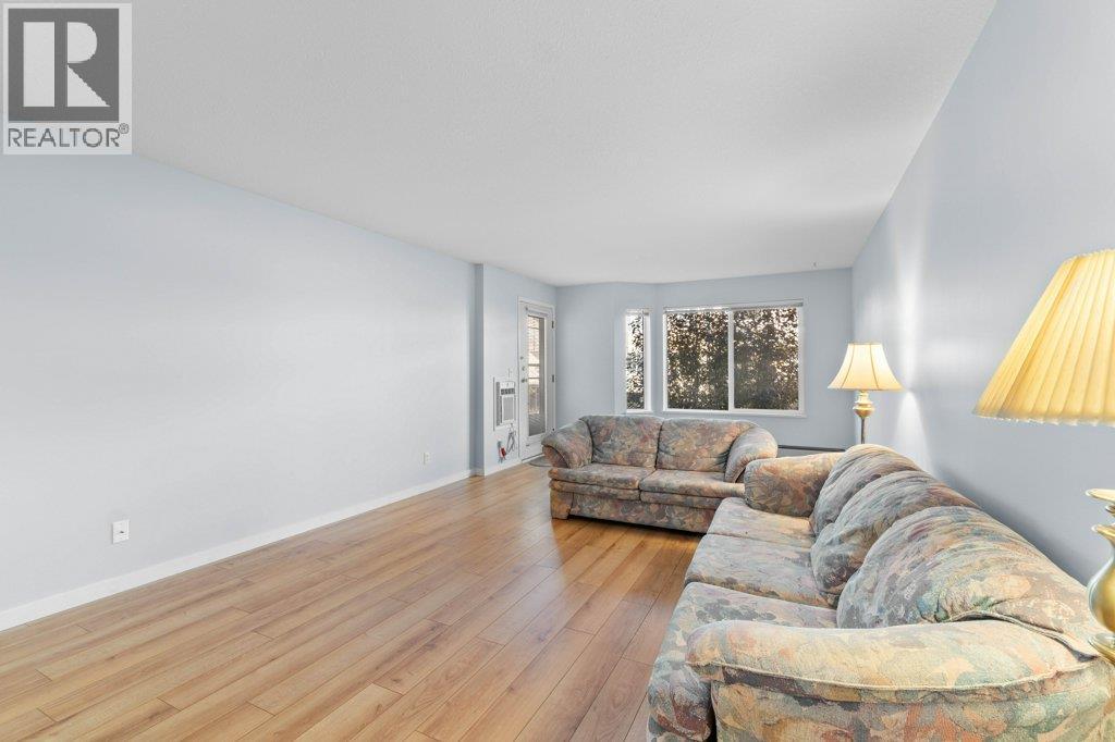 104 251 6 Street Southeast, Salmon Arm