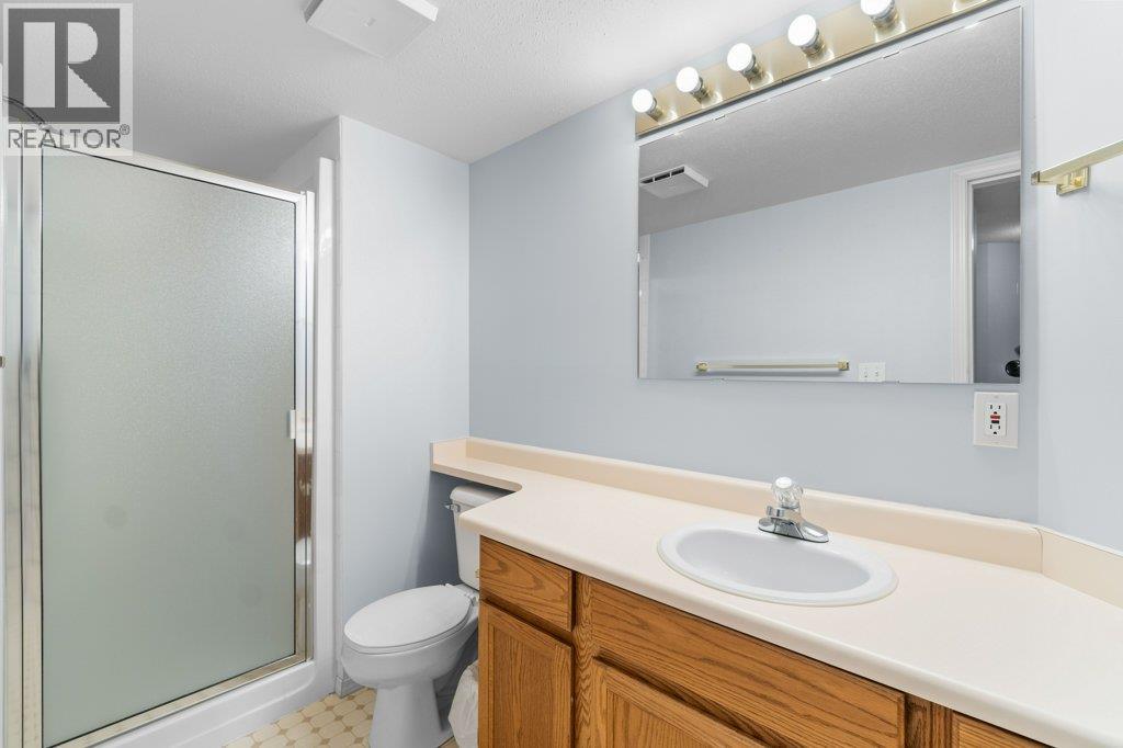 104 251 6 Street Southeast, Salmon Arm
