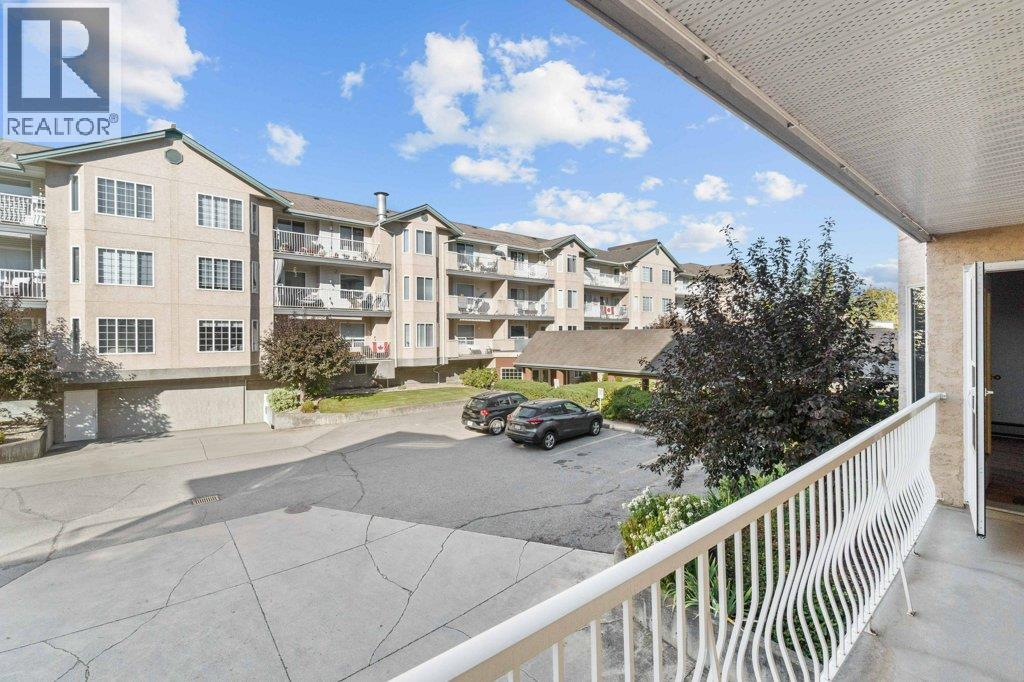 104 251 6 Street Southeast, Salmon Arm