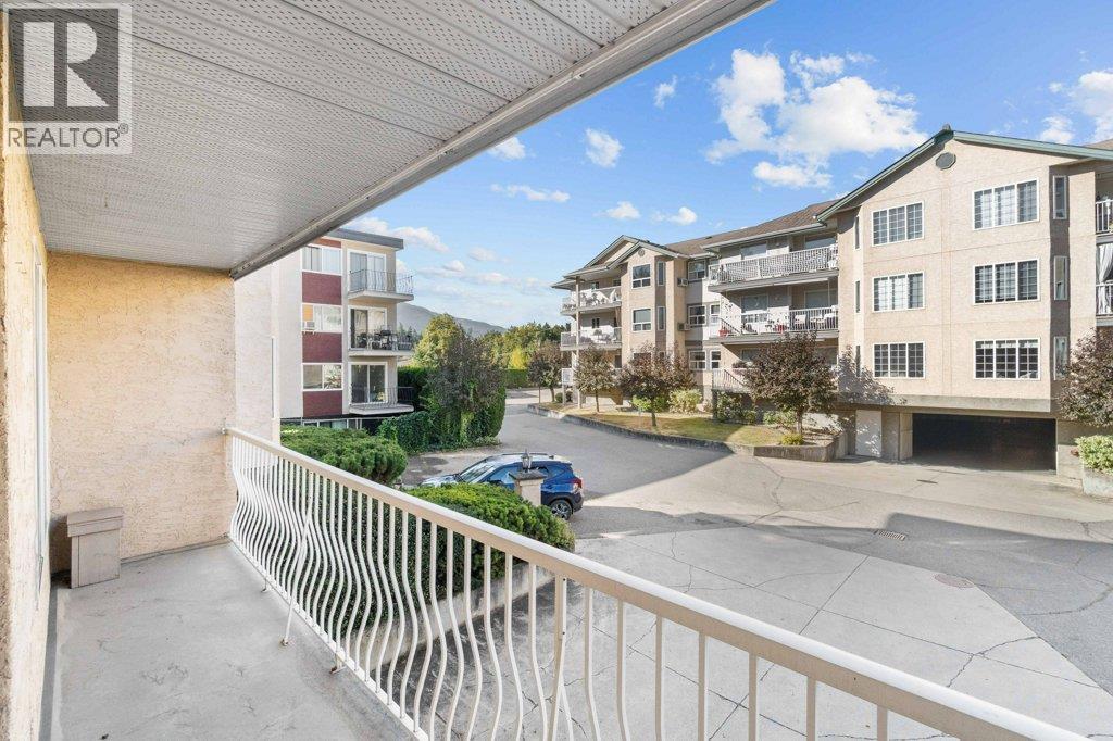 104 251 6 Street Southeast, Salmon Arm