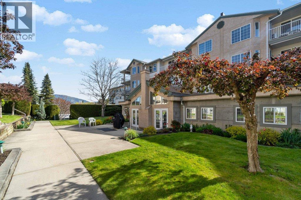 104 251 6 Street Southeast, Salmon Arm