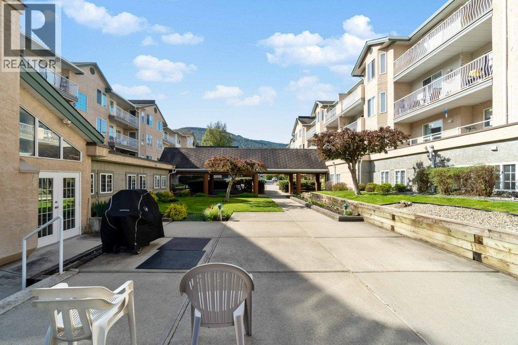 104 251 6 Street Southeast, Salmon Arm