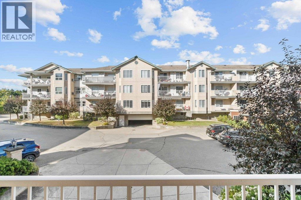 104 251 6 Street Southeast, Salmon Arm
