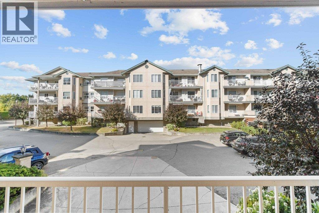 104 251 6 Street Southeast, Salmon Arm
