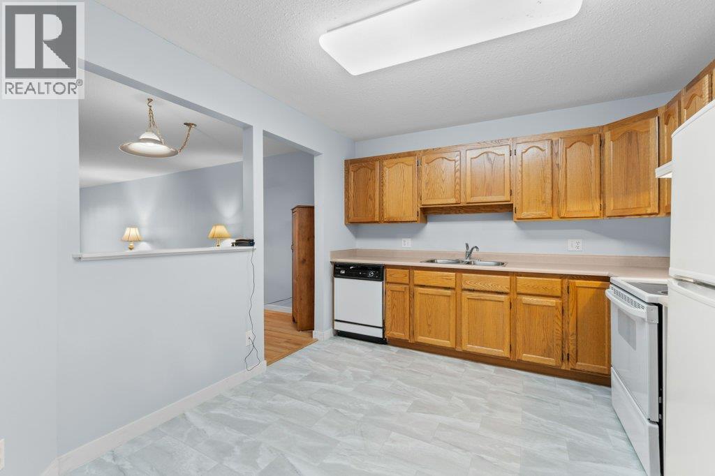 104 251 6 Street Southeast, Salmon Arm