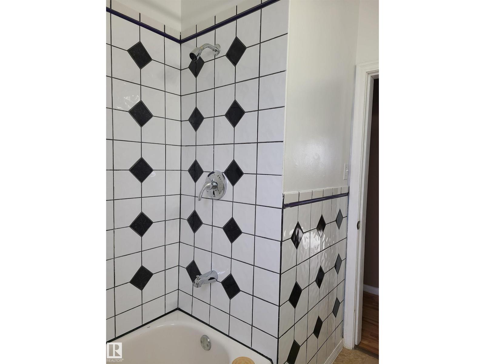 12414 90 ST NW, Edmonton