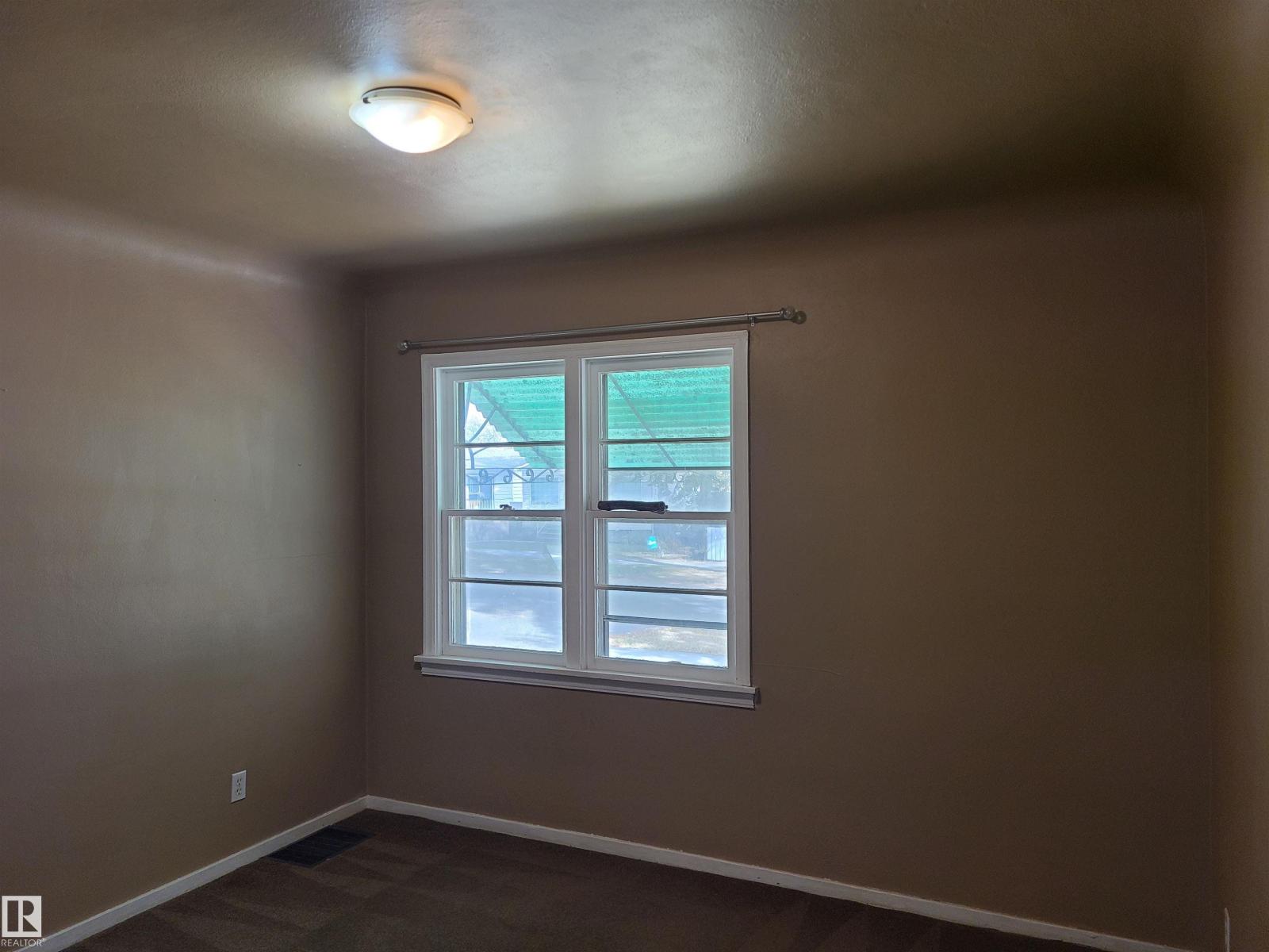 12414 90 ST NW, Edmonton