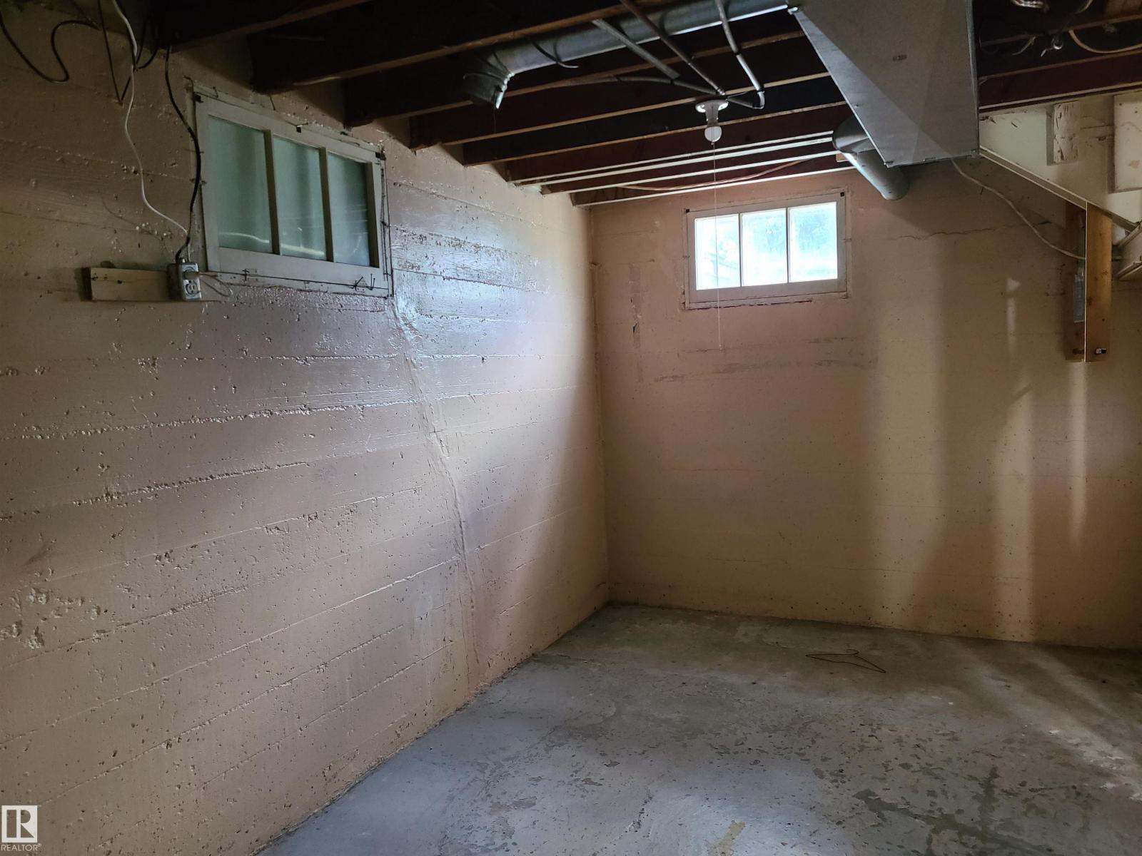 12414 90 ST NW, Edmonton