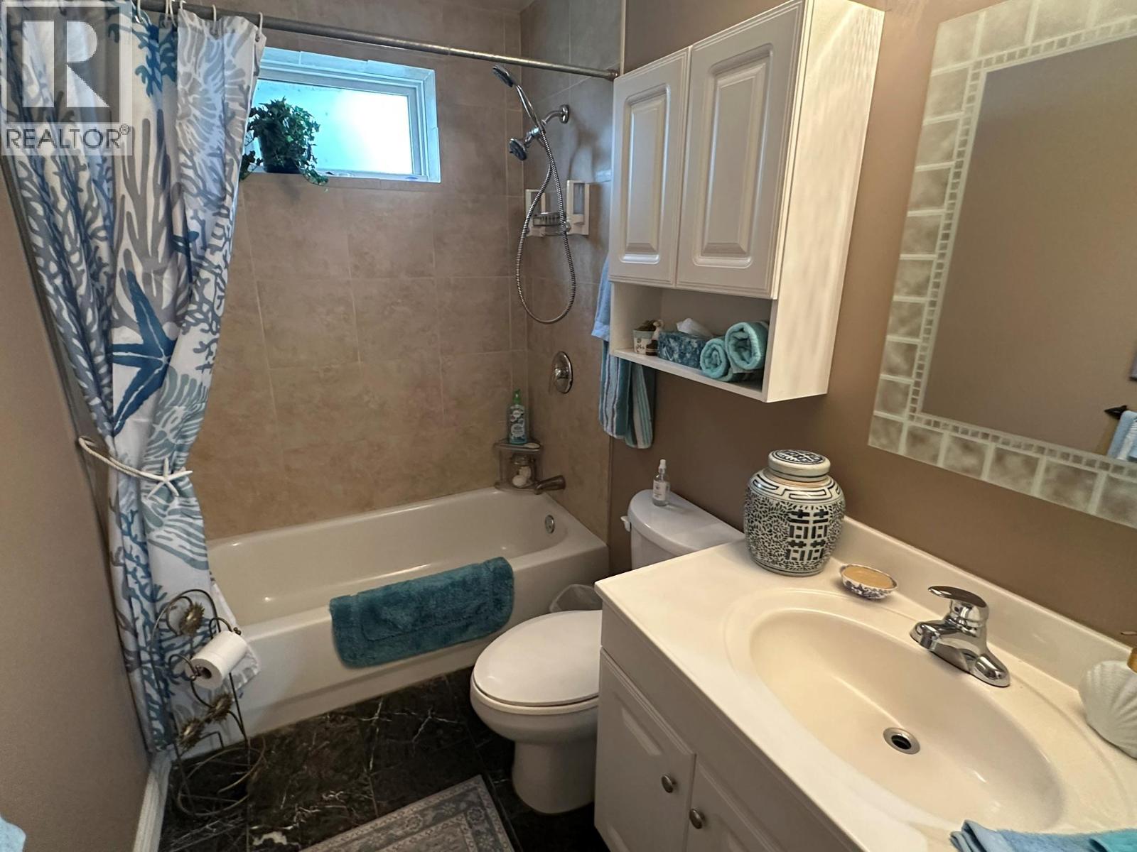  4712 Valleyview Place, Vernon
