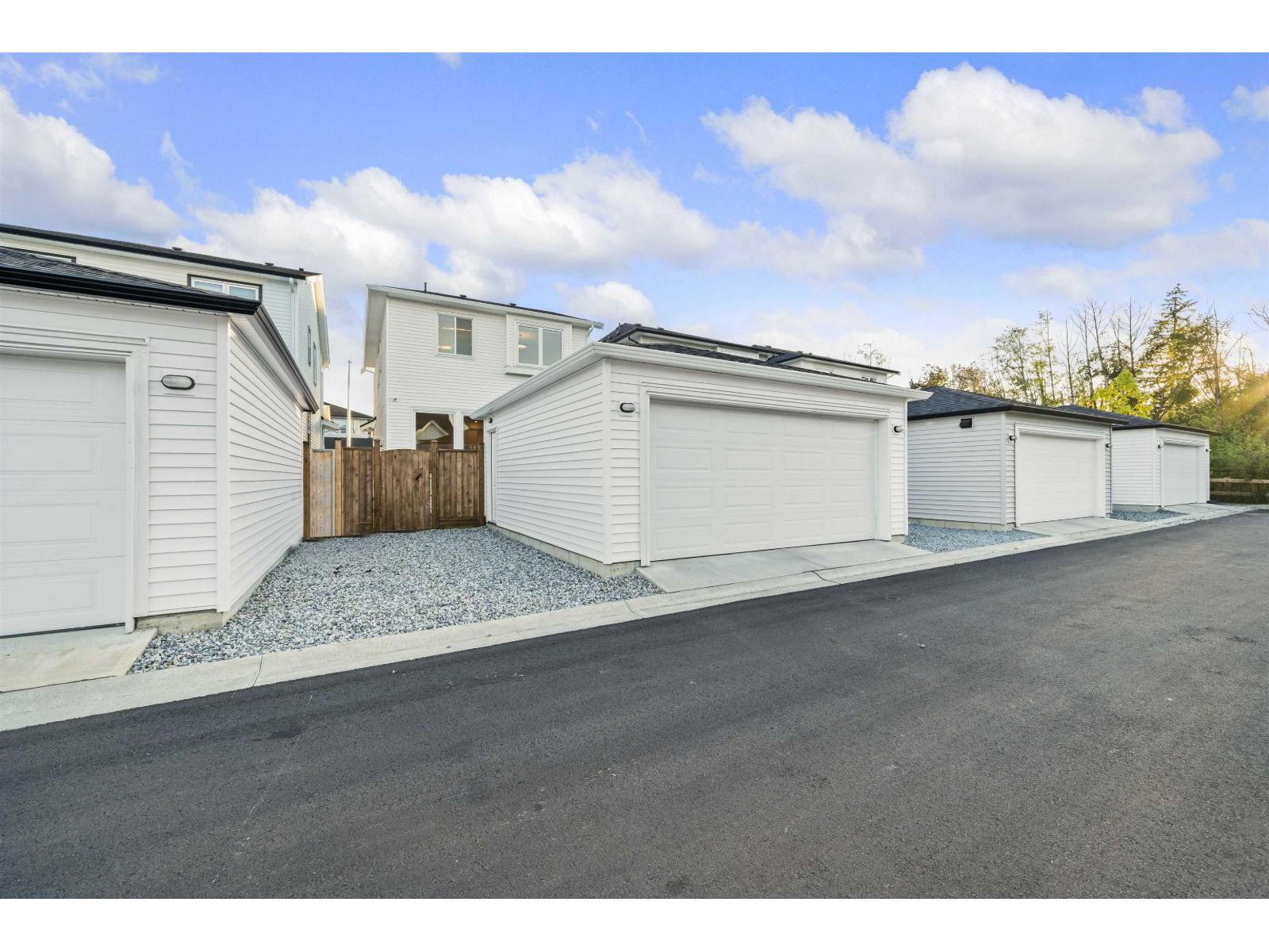 19627 75 AVENUE, Langley