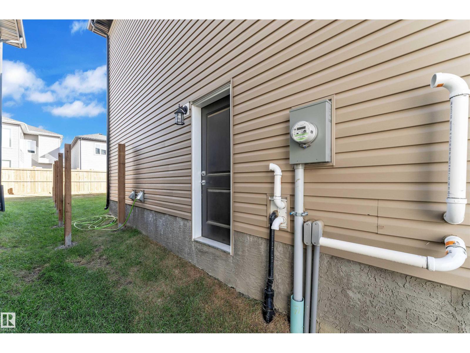 3704 41 AV, Beaumont