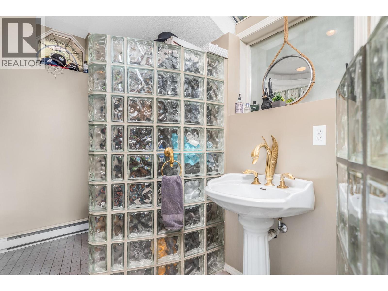  8180 Tronson Road, Vernon