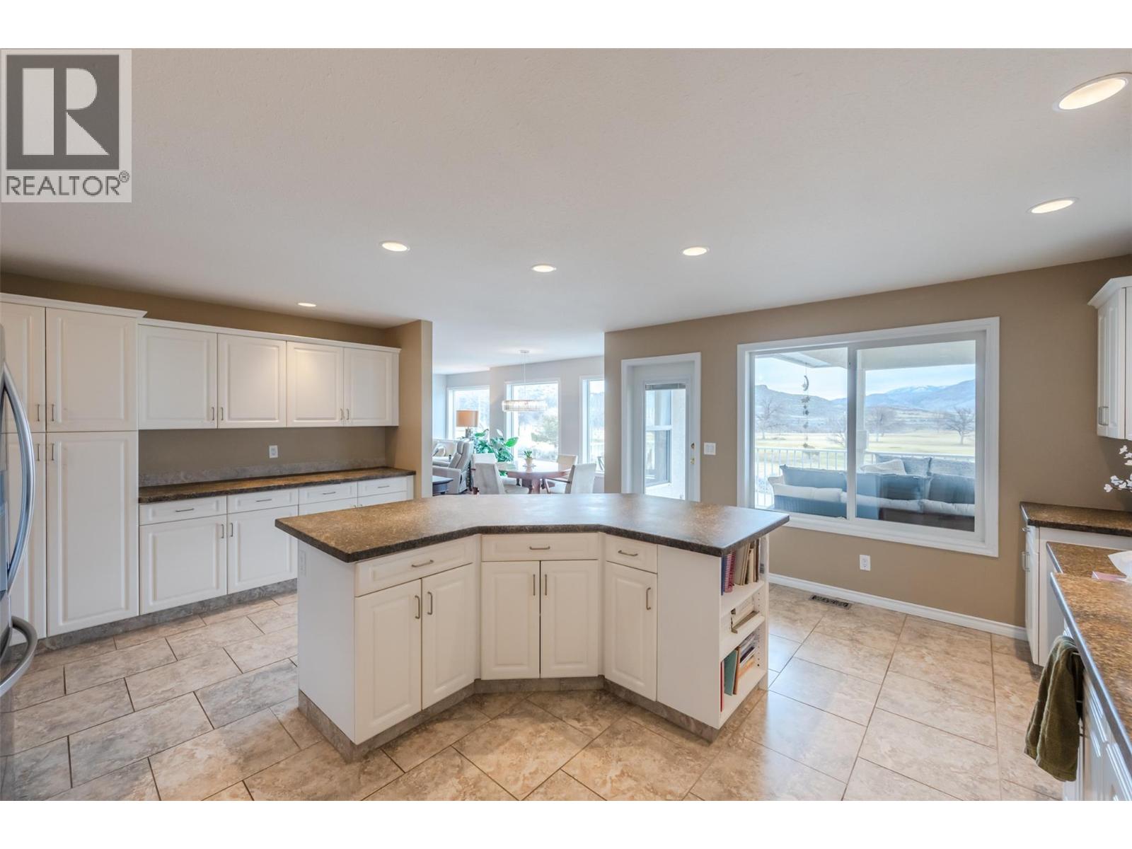 11702 GOLF COURSE Drive, Osoyoos